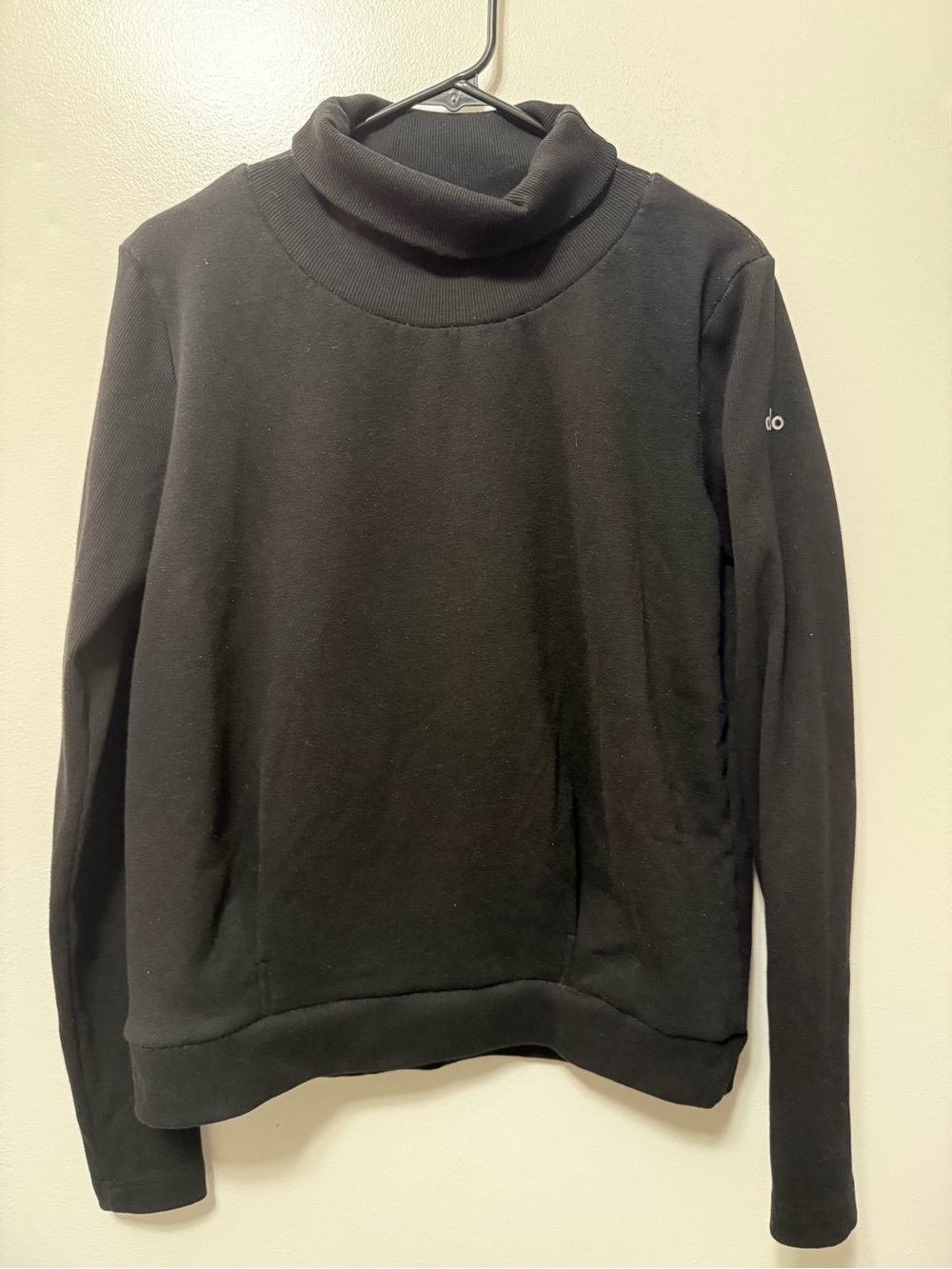 ALO Yoga Black Turtleneck Sweatshirt